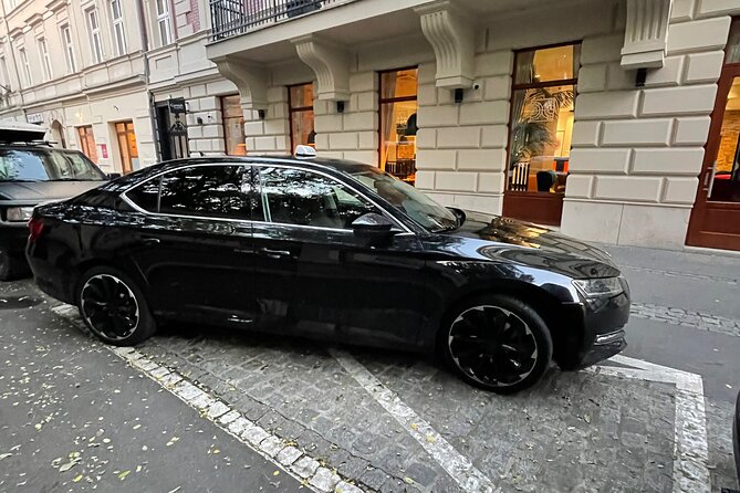 Private Transfer from/to Krakow Airport - The driver service and communication