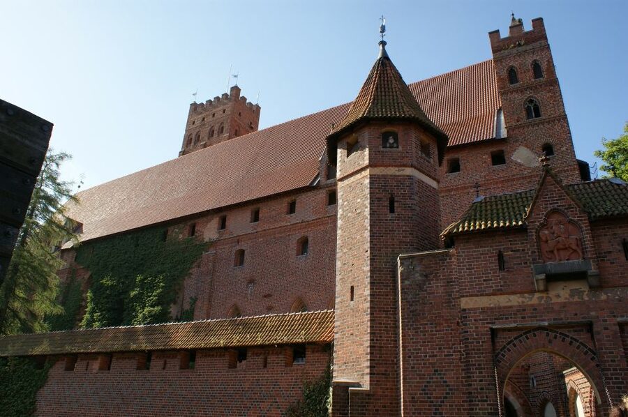 Private transportation to the Malbork Castle from Gdansk - What the $267 price really buys