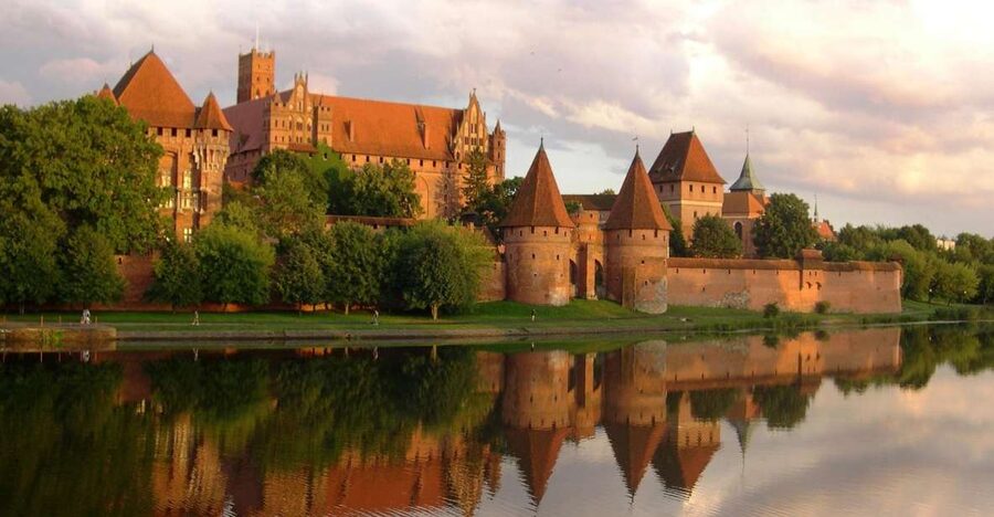 Private transportation to the Malbork Castle from Gdansk - Pickup from Gdansk or Sopot