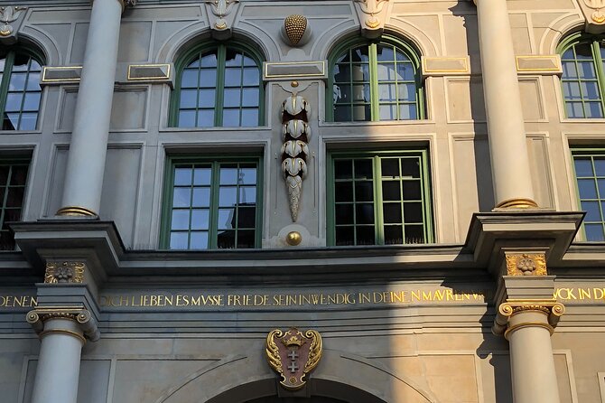 Private Walking Tour of Old Gdańsk with an architect-guide - Towers, clocks, and the shift into Main Town