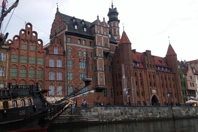 Private Walking Tour of Old Gdańsk with an architect-guide - St. Mary’s Church and the huge astronomical clock