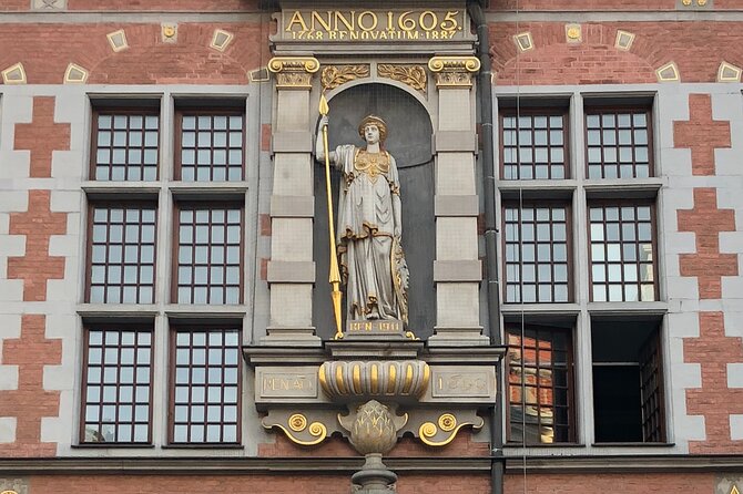 Private Walking Tour of Old Gdańsk with an architect-guide - Through St. Mary’s Gate to the waterfront trade routes