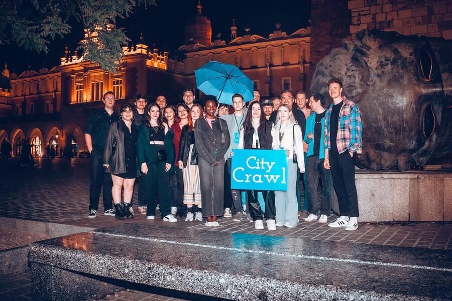 Pub Crawl - 1-hour Open Bar then Vip to 5 Clubs - Krakow - The first stop: one hour of unlimited drinks