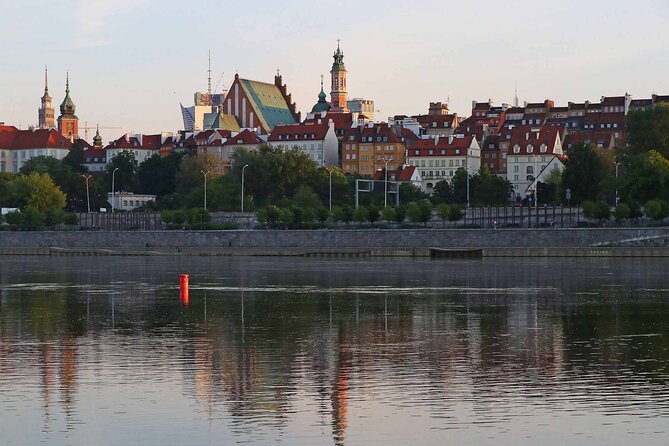 Rental of Motorboat for 5 on Vistula in Warsaw no Licenses Needed - Key points at a glance