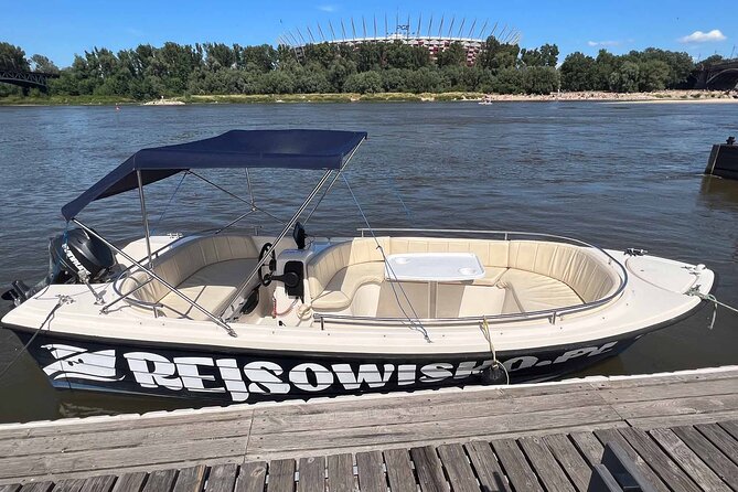 Rental of Motorboat for 5 on Vistula in Warsaw no Licenses Needed - Taking the wheel on Warsaw’s Vistula