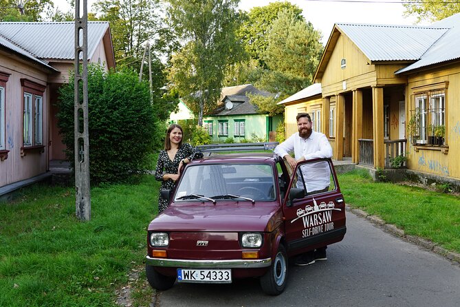 Retro Fiat Self-Drive Undisovered Tour in Warsaw - Osiedle Przyjazn and the wooden homes of palace builders
