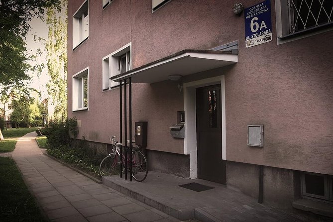 Room of Plenty - Why the apartment setting matters