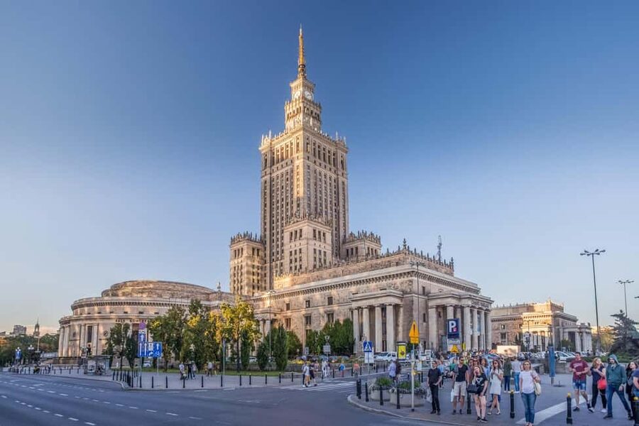 ROYAL & COMMUNIST WARSAW walking tour in English - The Prudential Building and the city’s changing skyline