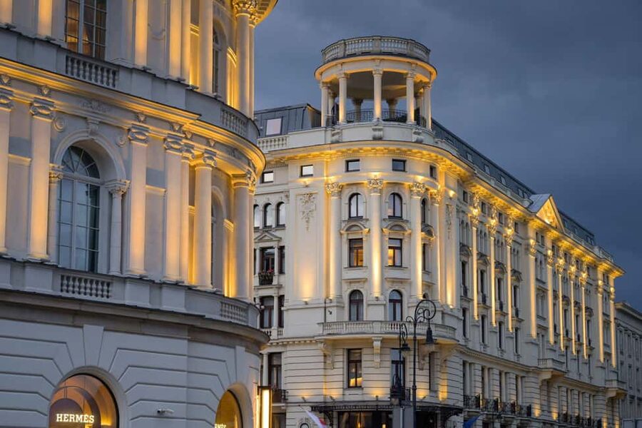 ROYAL & COMMUNIST WARSAW walking tour in English - Kubusia Puchatka and the turn toward modern Warsaw