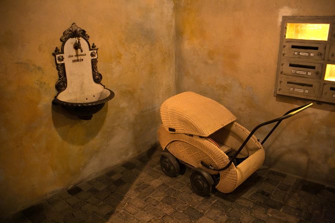 Schindler's Factory and Jewish Ghetto Walking Tour in Kraków - Timing, group size, and practical comfort