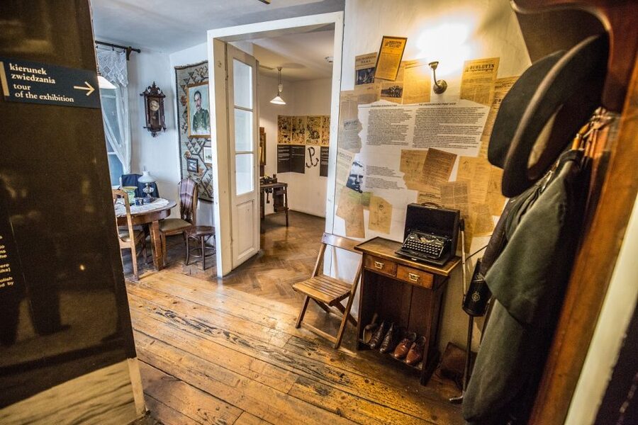Schindler's Factory + Ghetto in Krakow and Wieliczka Tour - What $136 per person really covers