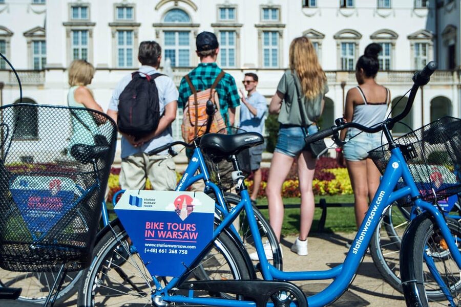 Secrets of Warsaw 4-hour Bike Tour - The Fotoplastikon and pre-war Warsaw