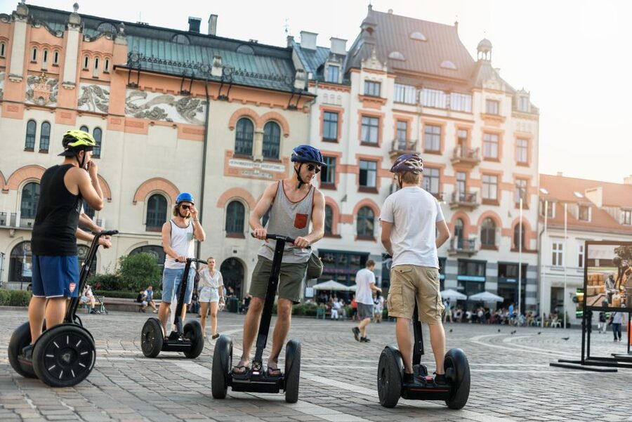 Segway Tour Krakow: Full Tour (Old Town + Jewish Quarter) - Starting at Sienna 17 Street