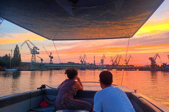 Sightseeing Cruise around the Old Town of Gdansk - Fish Market, Brabank, and the changing riverfront