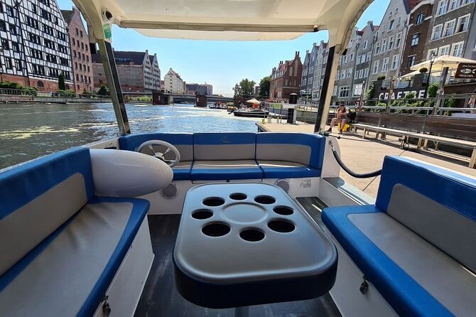Sightseeing Cruise around the Old Town of Gdansk - Green Bridge and the first look at Granary Island