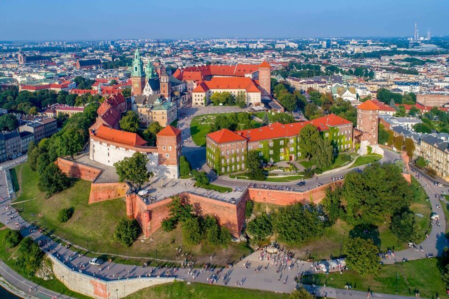 Skip-the-Line Wawel Castle Chambers Private Tour - Why Wawel Castle deserves a full morning or afternoon