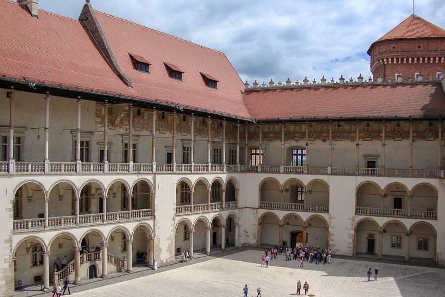 Skip-the-Line Wawel Castle Chambers Private Tour - Timing, meeting point, and access details