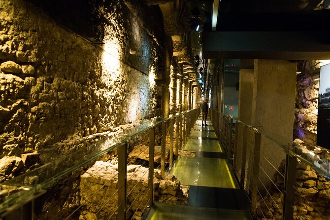 Small-group Rynek Underground Museum Guided Tour in Krakow - The legends and landmarks above the square