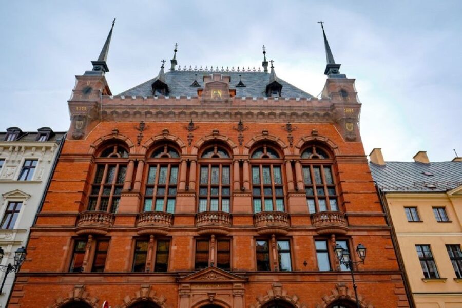 Small-Group Tour from Warsaw to Torun with Lunch - What the $351 price really buys