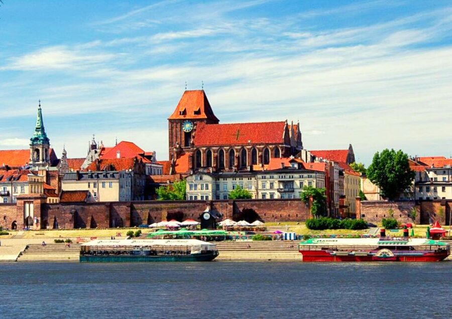 Small-Group Tour from Warsaw to Torun with Lunch - Starting in Rynek, Torun’s Gothic heart