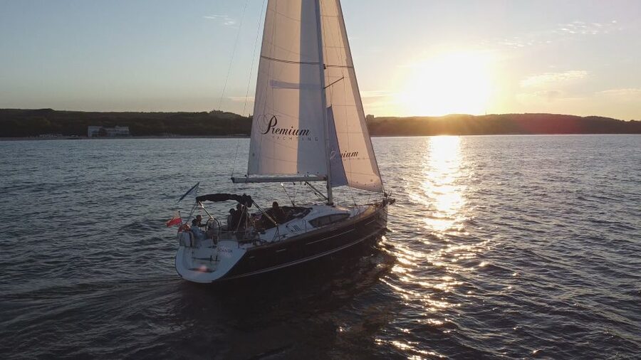 Sopot: Sunset Yacht Cruise with Welcome Drink - Sunset, sailing, or motor power