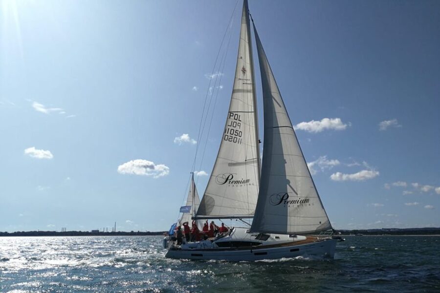 Sopot: Sunset Yachting Experience - Two hours on the water at sunset