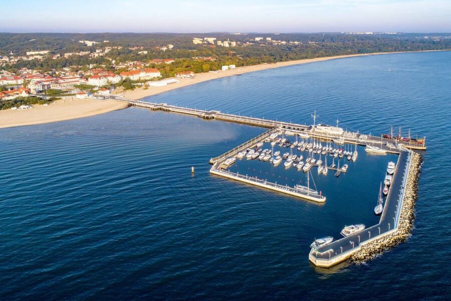 Sopot: Sunset Yachting Experience - Boarding a 12-meter sailing yacht