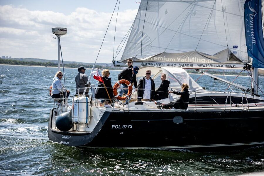 Sopot: Yacht Cruise Around the Bay with Welcome Drink - Sailing Where the Wind Takes You
