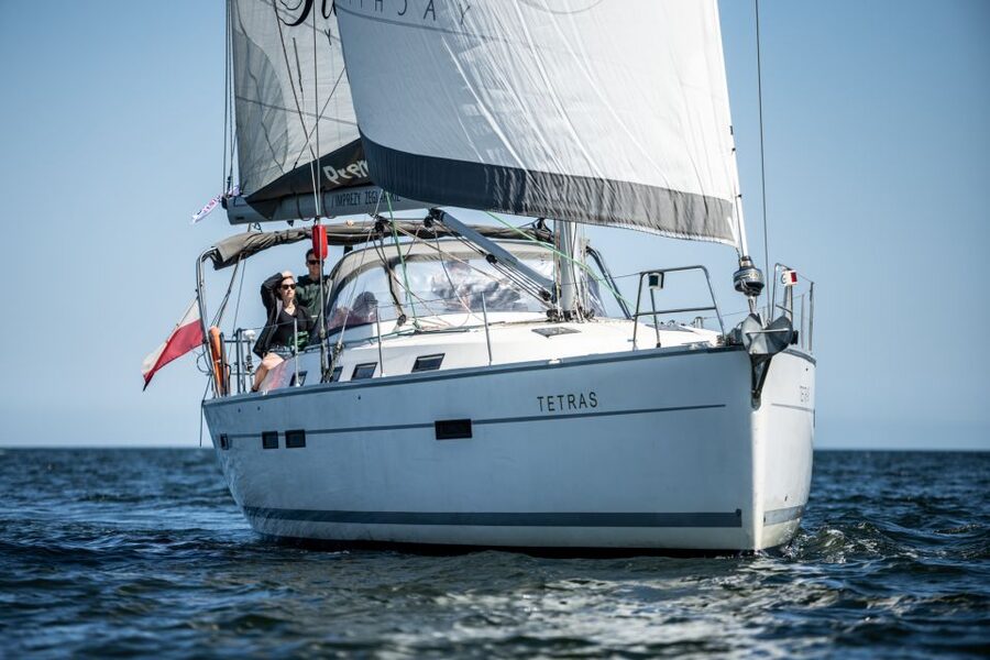 Sopot: Yacht Cruise Around the Bay with Welcome Drink - Prosecco, Mulled Wine, and Time to Unwind