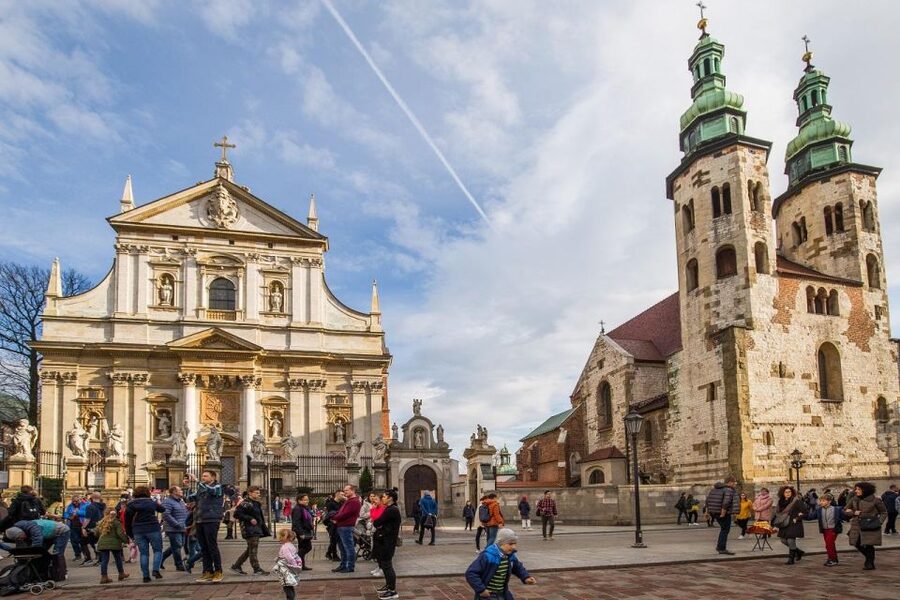 St. Mary's Basilica and more - a short walk with a guide - Booking details worth noting