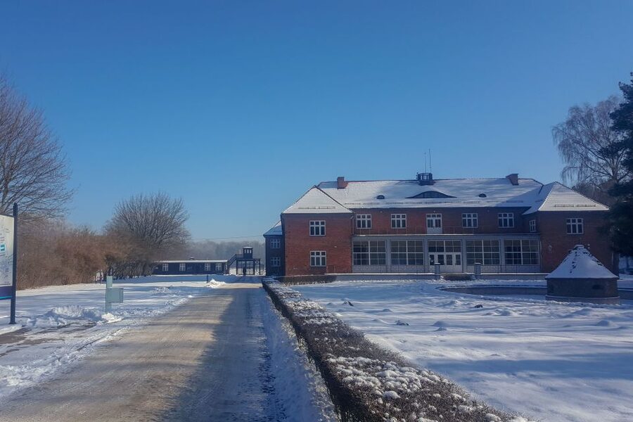 Stutthof Concentration Camp:Guided Tour with Transportation - Adding a Baltic Sea walk