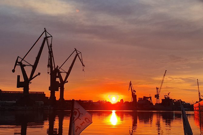 Sunset on the Shipyard and Old Town Evening Cruise - Why the shipyard makes such a strong starting point