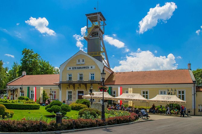 Super Saver: Auschwitz Birkenau & Wieliczka Salt Mine - Guide with Hotel Pickup - Auschwitz-Birkenau: a guided visit that demands attention
