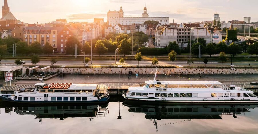 Szczecin: Cruise to the Dąbie Lake - Leaving Szczecin by water near Amore Mio