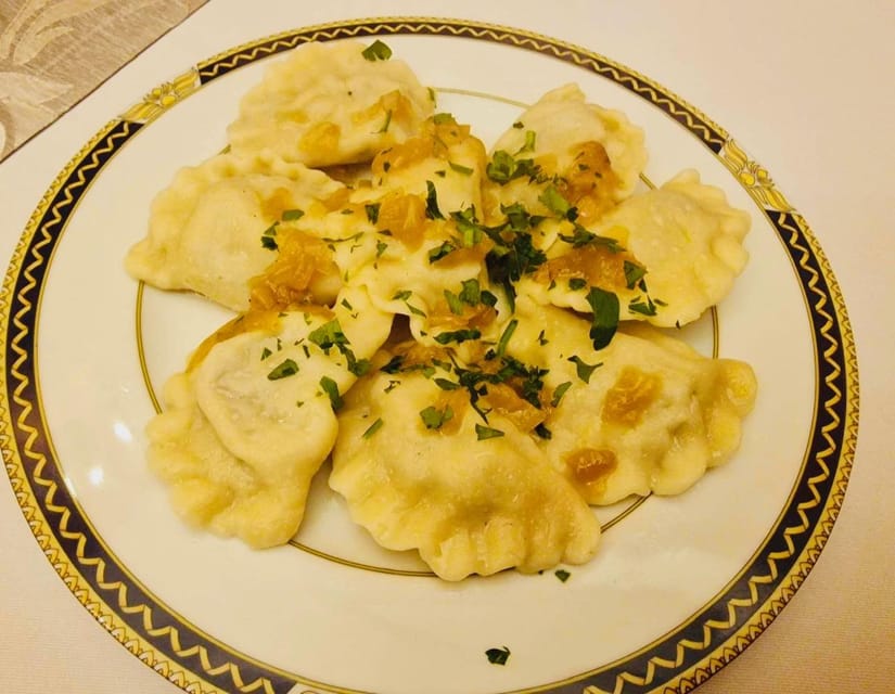 Taste of Poland, food tour and guided walk with 12 tasting - What this Warsaw food walk does well