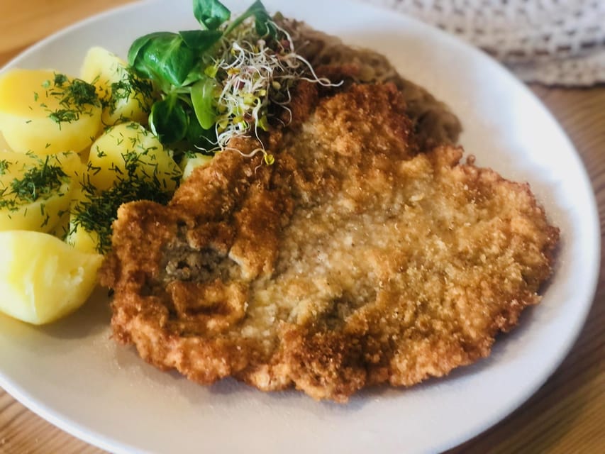 Taste of Poland, food tour and guided walk with 12 tasting - Royal Castle and the first Polish bites