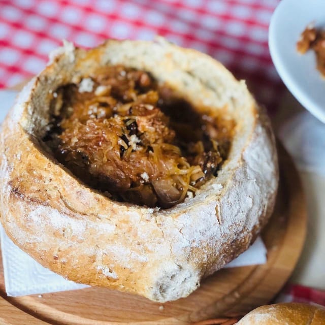 Taste of Poland, food tour and guided walk with 12 tasting - From the Barbican to a full Polish meal