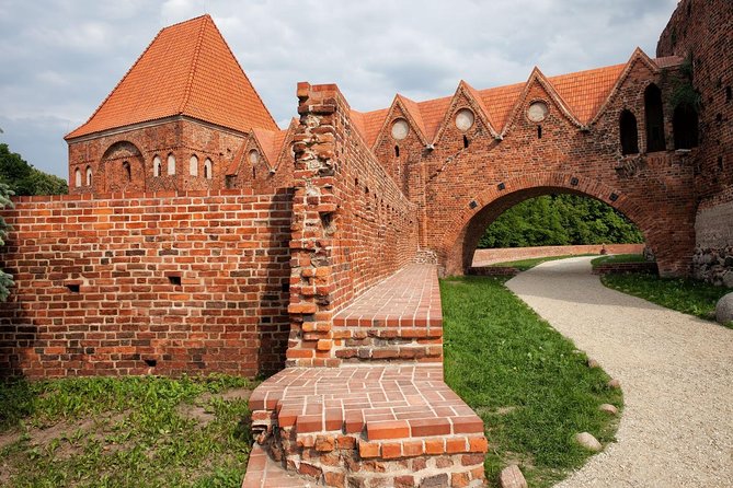 Torun Living Museum of Gingerbread and Old Town Private Walking Tour - What you see around the Old Market Square