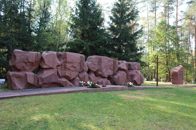 Treblinka Concentration Camp, Heartbreaking Tour from Warsaw - Guides who add more than a basic history lesson