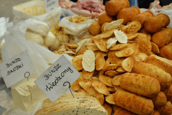 Walking Guided Tour with Street Food in Krakow - Starting at Rynek Główny with Krakow on the plate