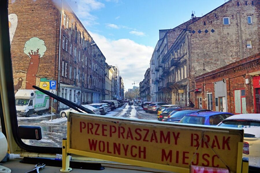 Warsaw: 2.5-Hour Dark Side - Praga District by a Retro Bus - Koneser and the old industrial Praga