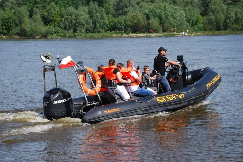 Warsaw: Adrenaline Ride on the Vistula River (Wisła) - Finding the black John Dragon boat beneath the bridge