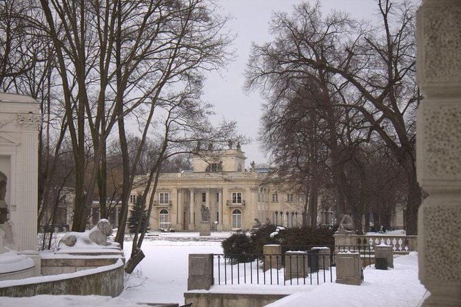 Warsaw and Royal Castle - The Barbican opens the historical story