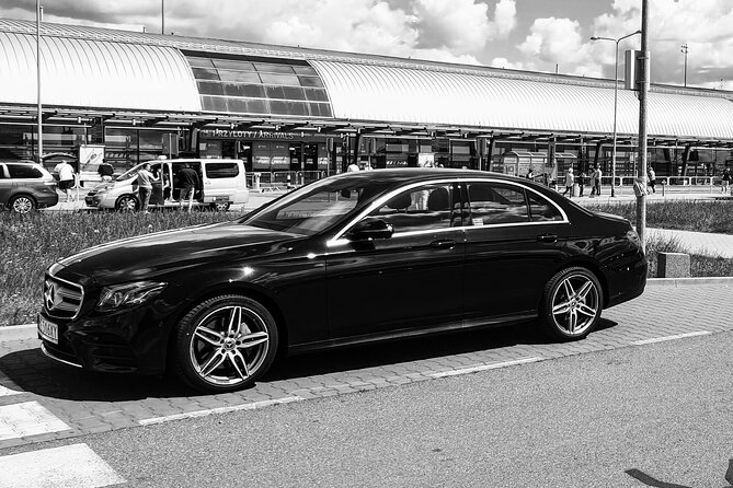 Warsaw Chopin Airport Private Transfer - A direct start from Warsaw Chopin Airport