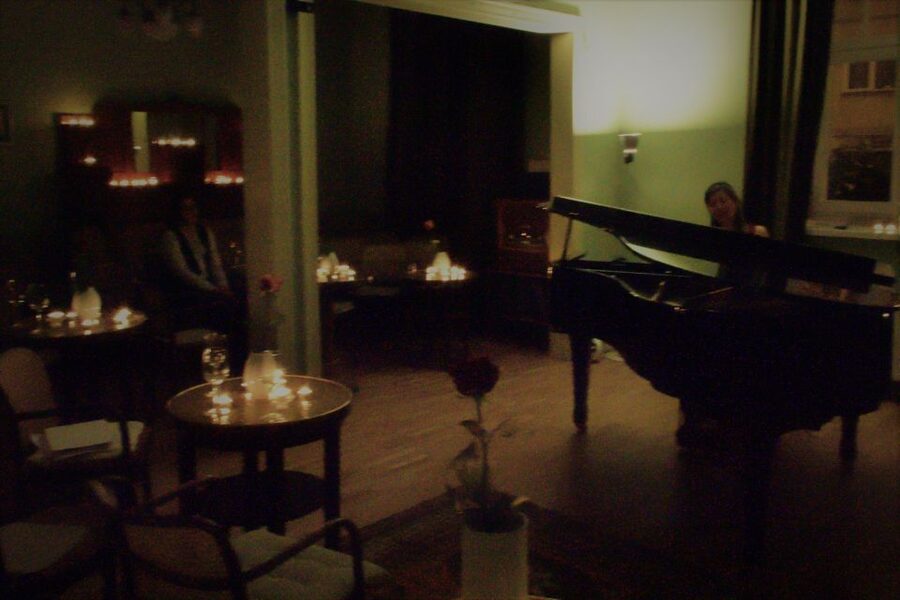 Warsaw Concert: Chopin – Painted by Candlelights with Wine - Wine, the sweet surprise, and the small hospitality details