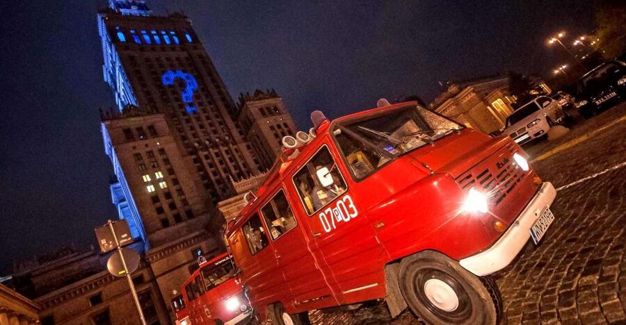 Warsaw: Evening History and Pubs Tour by Retro Minibus - Why a communist minibus changes the Warsaw sightseeing experience