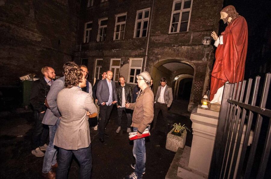 Warsaw: Evening History and Pubs Tour by Retro Minibus - The Pavilions: small bars with a student spirit