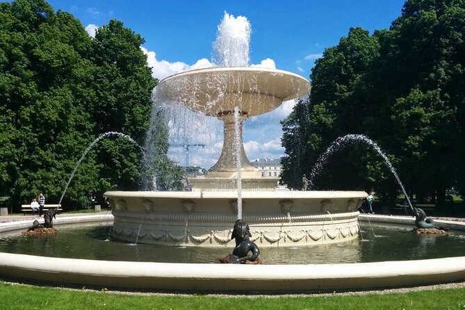 Warsaw Highlights by Bike with Breathtaking Sceneries - Chopin, the university, and Warsaw’s grand center