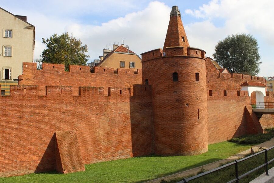 Warsaw Highlights of Old & New Town Private Guided Tour - From the Palace of Culture to Koszyki Hall