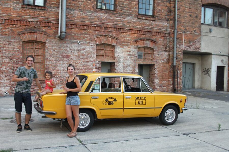 Warsaw: Historic Private Tour in Retro Fiat - Key points at a glance